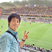 錦織圭趕去足球場為日本足球隊打氣。