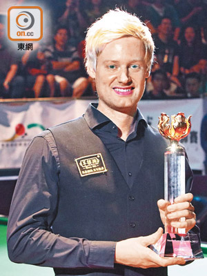 「墨爾本機器」羅拔臣贏得香港桌球大師賽冠軍。