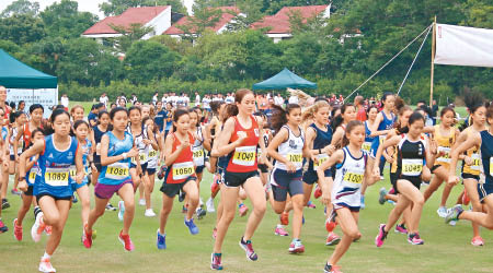 超過600名學界跑手參賽，氣氛一流！