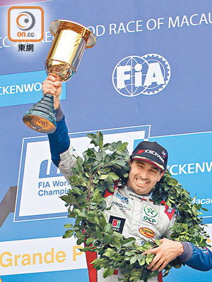 賓拿利於世界房車賽贏得首回合冠軍。
