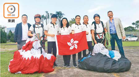 港滑翔傘隊以獎牌為目標。（袁志浩攝）