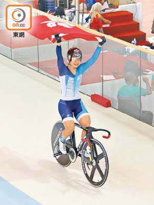李慧詩衞冕競輪賽，3屆累積4金成為香港亞運「金牌之后」。（王藝霖攝）