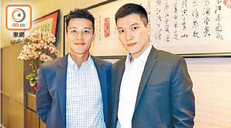 香港飛馬領隊文彼得（左）與新主席朱耀中會見傳媒。
