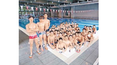 譚思成（左起）、鄧皓川及何思明3位男拔隊長，率領隊友迎挑戰。