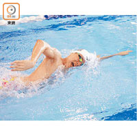 在亞運3破港績的卓銘浩，積極備戰今日學界泳賽。（王藝霖攝）