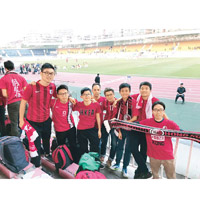 3年前的「省港盃」作客賽事，令「阿Tong」成為一位港隊「熱血狂粉」。（受訪者提供）