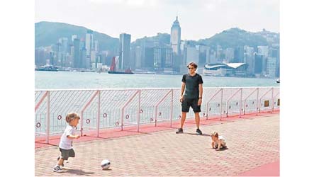 科蘭出Post，證明佢仲好掛住以前香港嘅生活。（科蘭IG圖片）