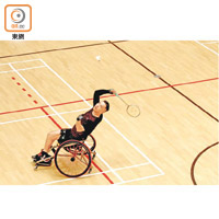 陳浩源已熟習用輪椅代替雙腿走動。