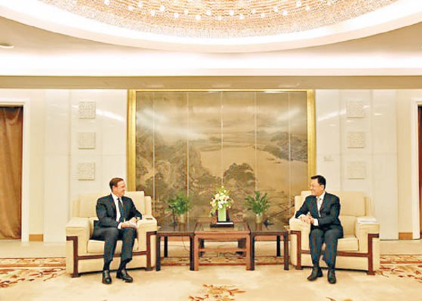 華外交部晤上海迪士尼總裁  籲理直氣壯宣揚中美合作共贏