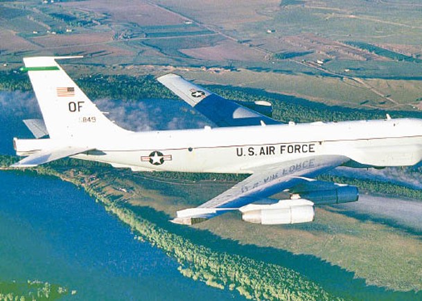 美軍RC135U電子偵察機飛入東海。