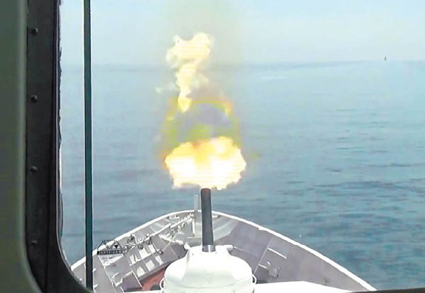 俄國巡邏船當日在黑海開火警示英艦。
