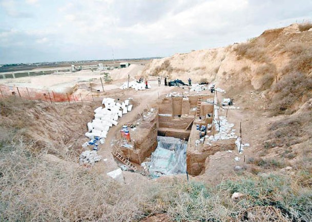 化石在內謝爾‧拉姆拉遺址挖出。