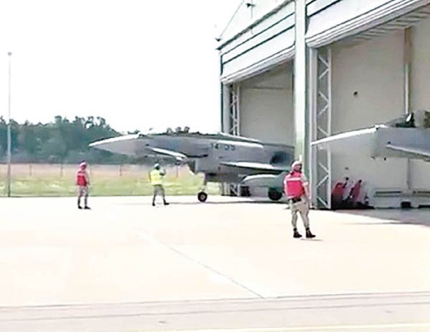 基地的戰機緊急升空應對俄國軍機。