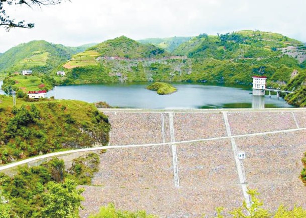 陝西省安康市一個水庫展開除險加固工程。