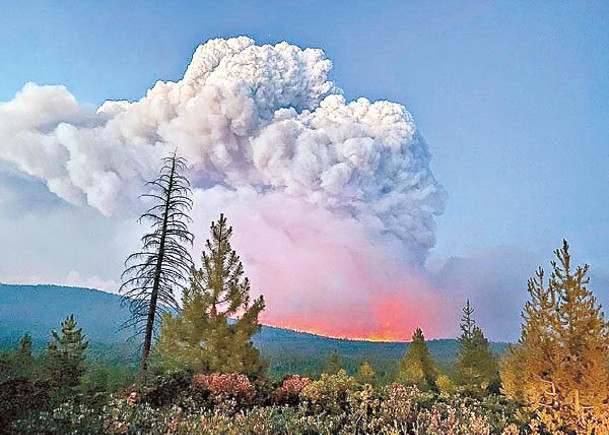 克拉馬斯縣山火仍未受控。