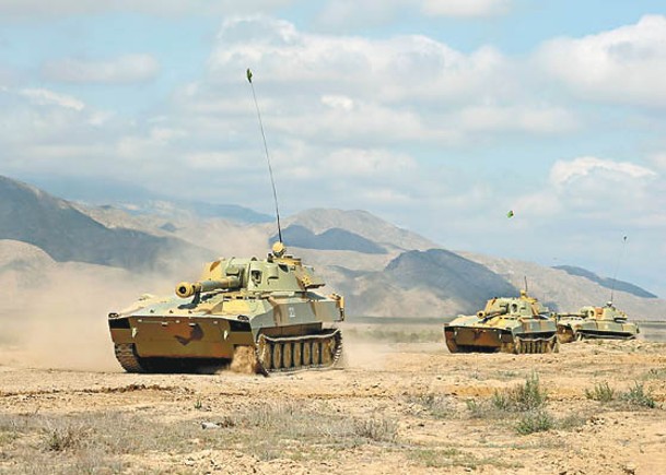 土庫曼把坦克等重型武器調派南部邊境。