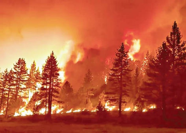 加州山火仍未受控。