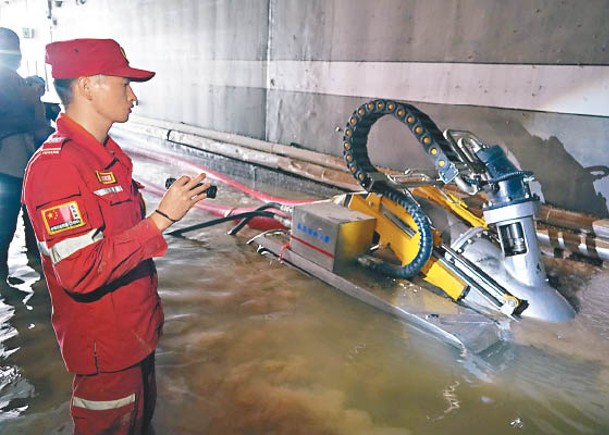 鄭州暴雨浸壞18萬輛車  料損失63億元