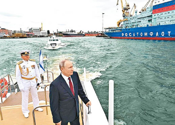 普京放狠話  疑針對英艦駛克島