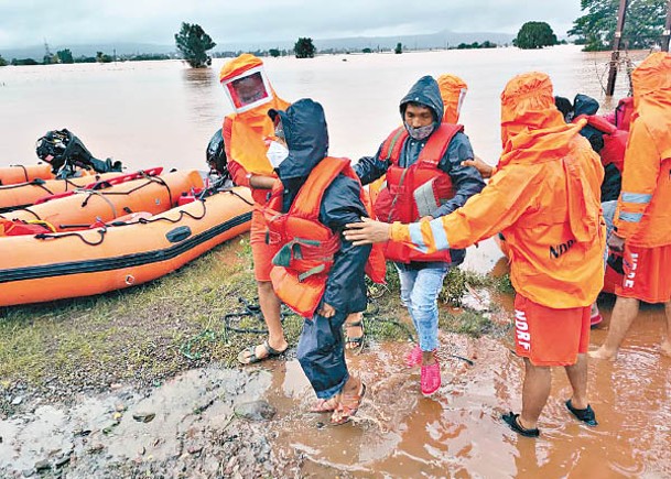 暴雨引發山泥傾瀉洪災  馬哈拉施特拉邦至少149死