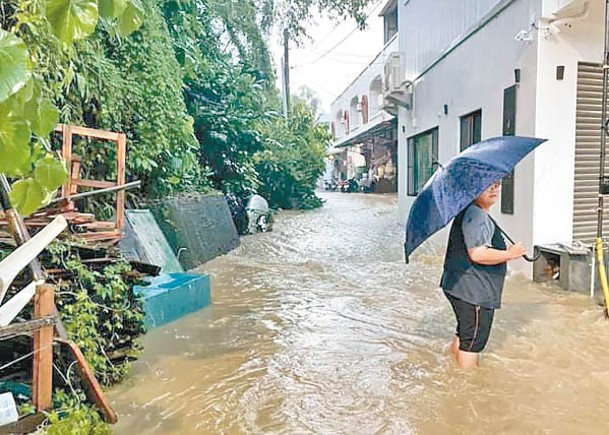 屏東縣暴雨成災。