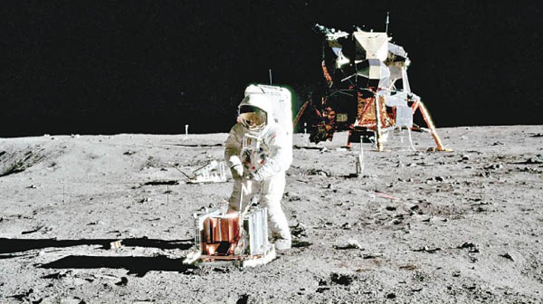 太陽神11號太空船於1969年成功登月。