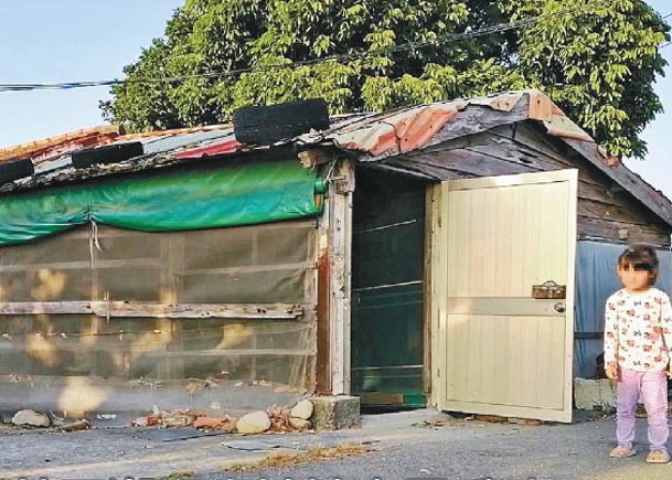 台義工冒雨建屋  圓3歲女心願