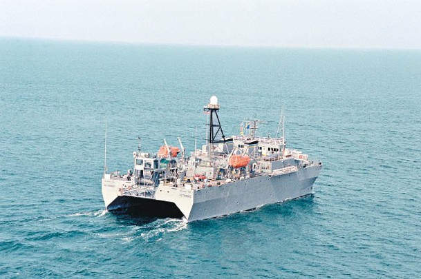 美軍：偵測船勝利號於亞龍灣附近航行。
