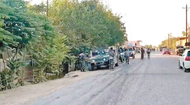 塔利班武裝分子攻佔希比爾甘。