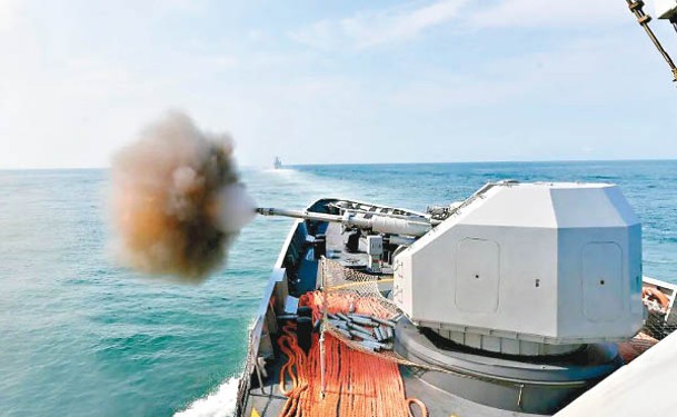 東部戰區海軍艦艇在黃海實彈演習。