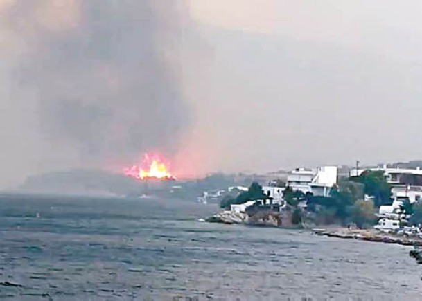 希臘第二大島嶼埃維亞島再有新火頭。