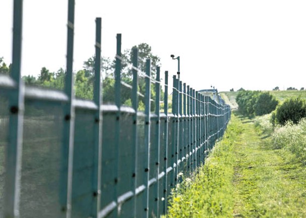 波蘭築邊境圍牆  遏白羅斯湧入難民