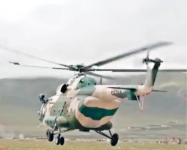 解放軍直升機亦進行實彈射擊訓練。