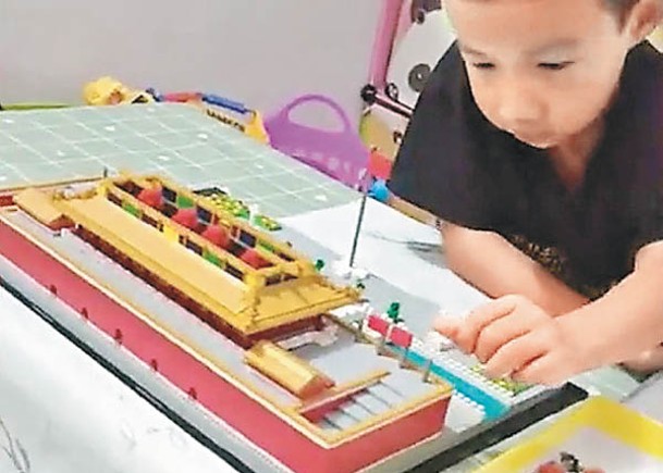 5歲童玩積木  3日砌出天安門廣場