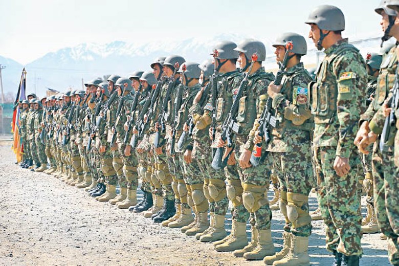 阿富汗軍由美國訓練，但無法發揮戰力。（Getty Images圖片）