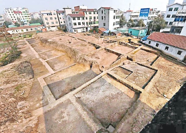 這批陶器在橋頭遺址出土。