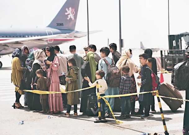 美指塔利班禁4航班起飛  扣留乘客