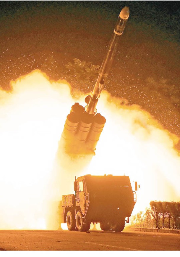 北韓成功試射新型巡航導彈。