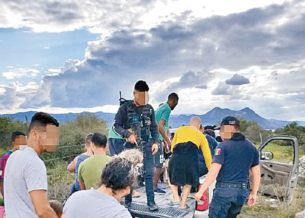 墨西哥槍手夜闖酒店  綁架20外國人