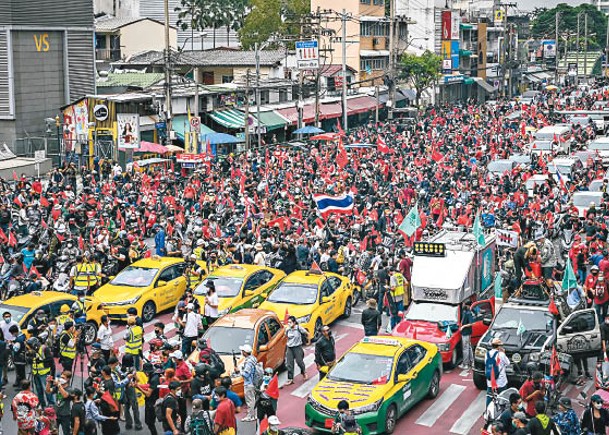 曼谷再爆發反帕拉育示威。（Getty Images圖片）