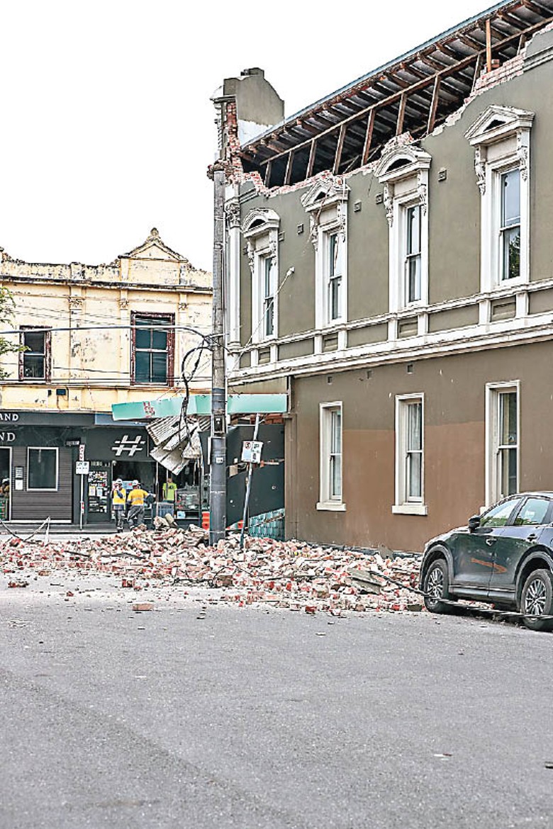 有墨爾本市民對歷史建築物毀於地震感惋惜。