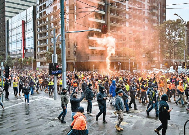 墨爾本再爆發反防疫示威。（Getty Images圖片）