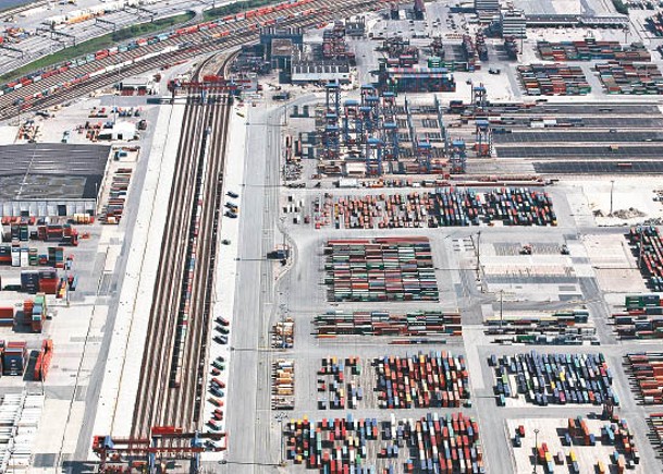 中國中遠海運集團購入德國漢堡港CTT集裝箱碼頭部分股份。（Getty Images圖片）