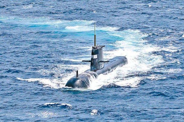 澳洲現時仍使用柯林斯級潛艇。