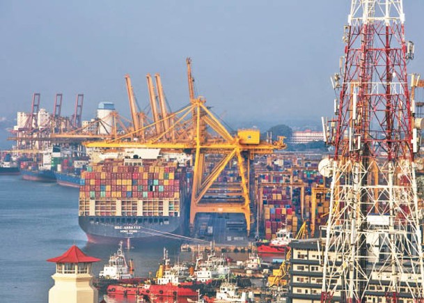 印企助斯國建深水貨櫃碼頭