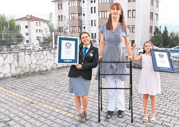 身高2.15米  土國女子全球最高