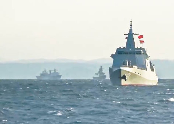 中俄演習後10艦穿日海峽