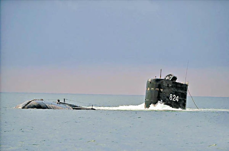 北韓「824英雄號」潛艇負責試射任務。