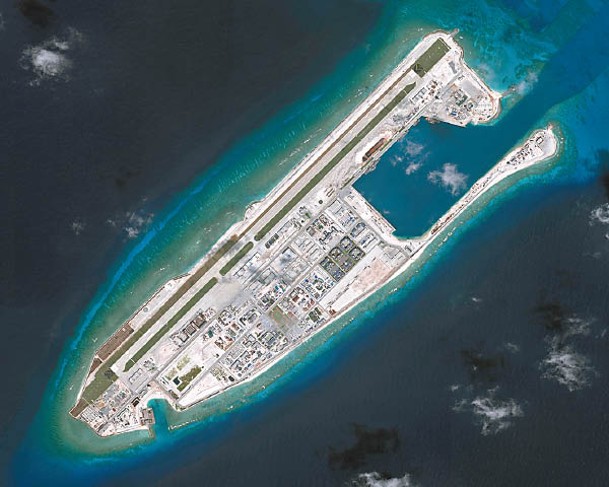 美國政客指中國在南海填海造島。圖為永暑礁。