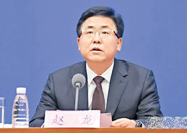 趙龍是全國目前最年輕的省級政府一把手。